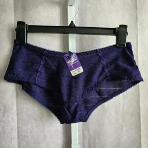 White Lace Elastic Ladies Underwear NWT Medium
